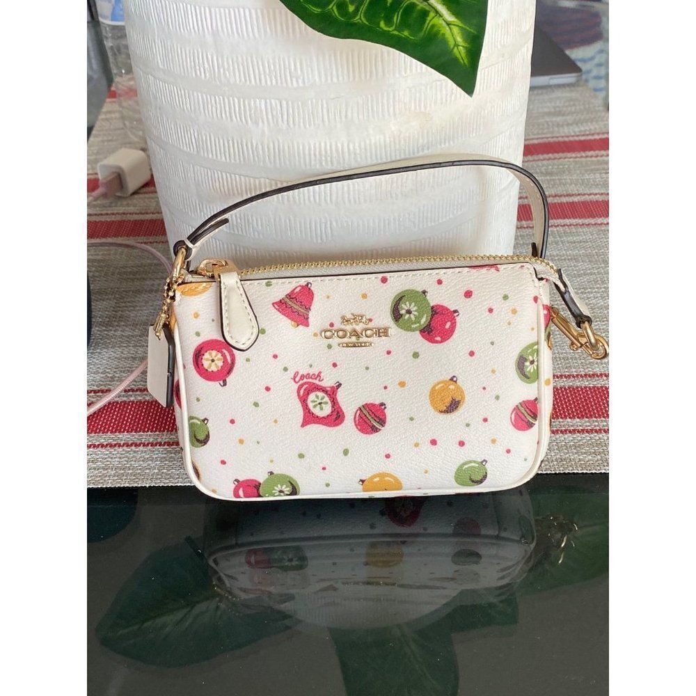 Lovely Mini Coach Designer Bag - Picture 3 of 9